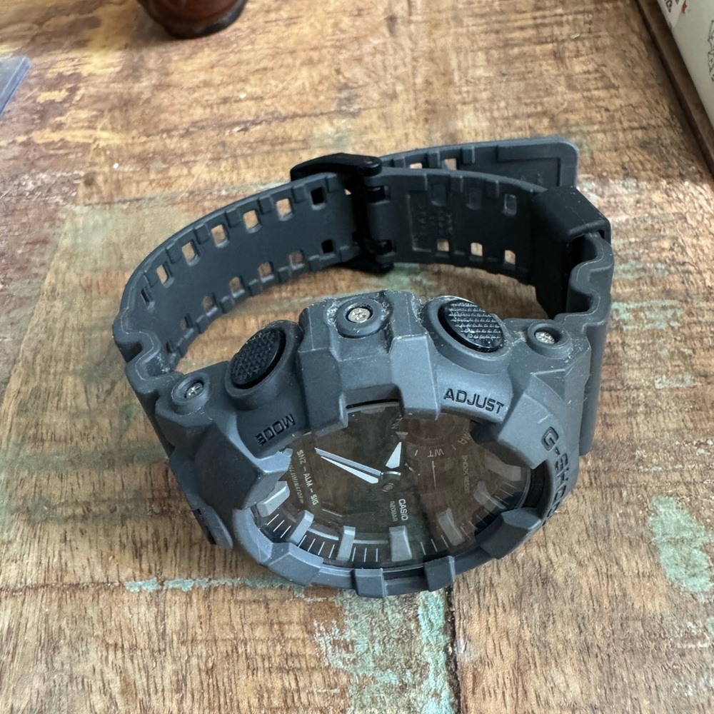 Casio G-Shock GA700UC-5A